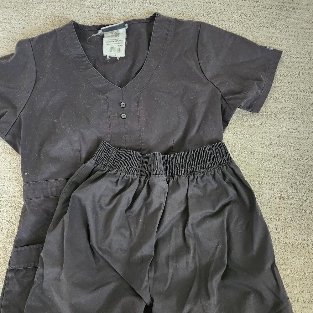 Butter-soft black Scrub set - Picture 3 of 7